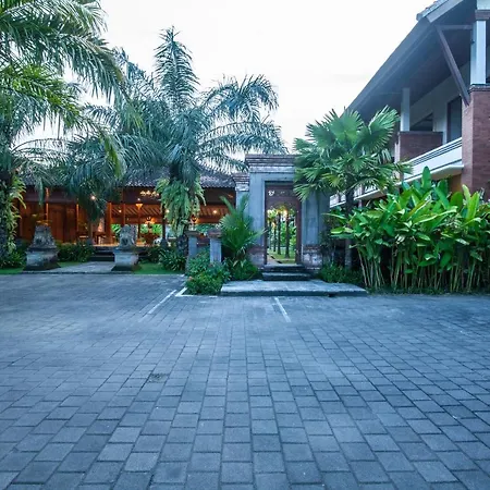1-Bedroom Suite Room 5-Minutes Walk To Beach