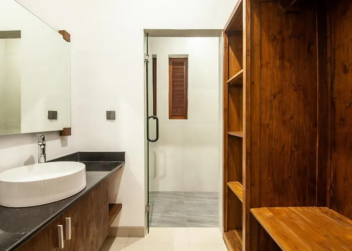 1-bedroom 5-minutes Walk To アパート サヌール