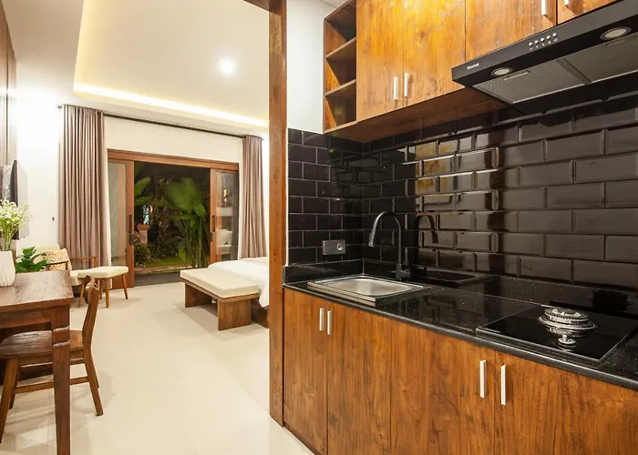 1-bedroom 5-minutes Walk To サヌール